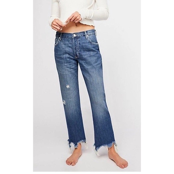 WE THE FREE PEOPLE  Size 27 Med‎ Wash Maggie Wide Leg Raw Hem Button Fly Jeans - Picture 1 of 15